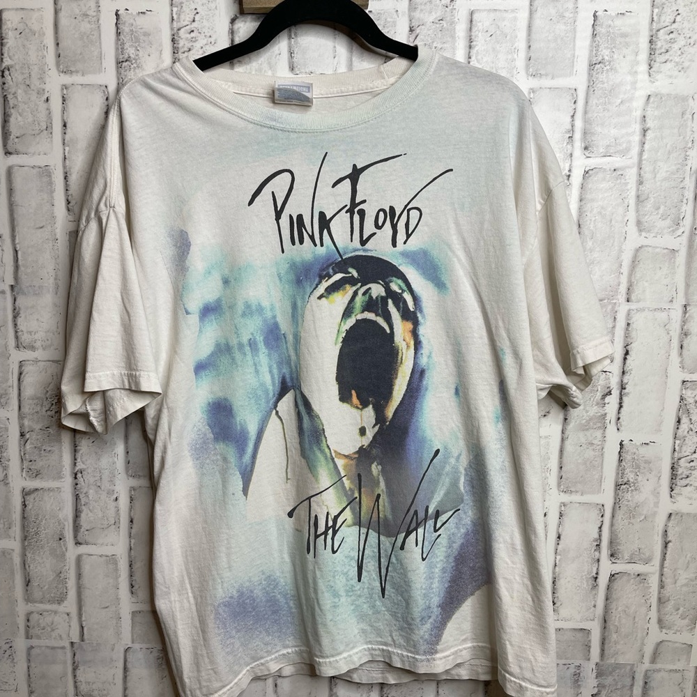 Early 2000s The Wall Scream Boxy Fit T-Shirt Pink Floyd. Size XL.